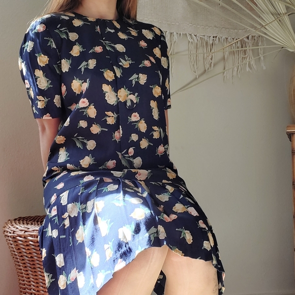 Vintage Floral Shift Dress - Picture 6 of 12